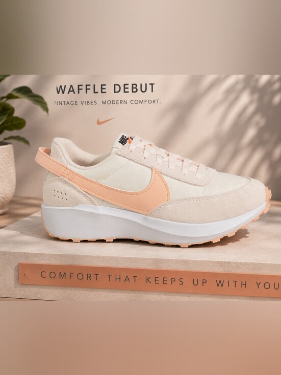 Nike Shoes - Women's Nike Waffle Debut Sneakers
Size: Women's 10